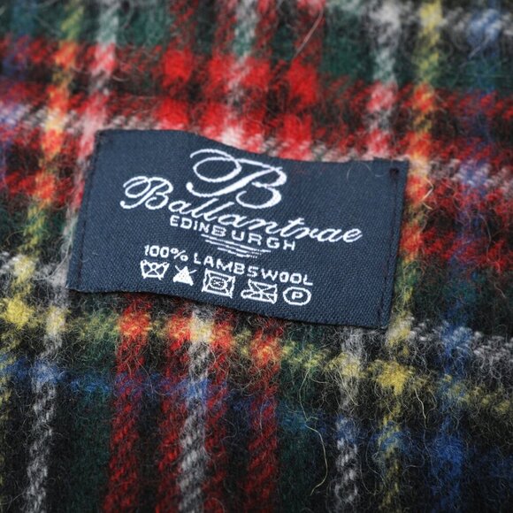 Ballantrae Lambswool Plaid Scarf Scotland Black Red Tartan Plaid Edinburgh Wool - Picture 4 of 5